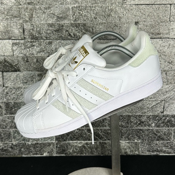 Adidas Originals Superstar Wht/Wht/Met Gold M9.5/W11 - Picture 5 of 9